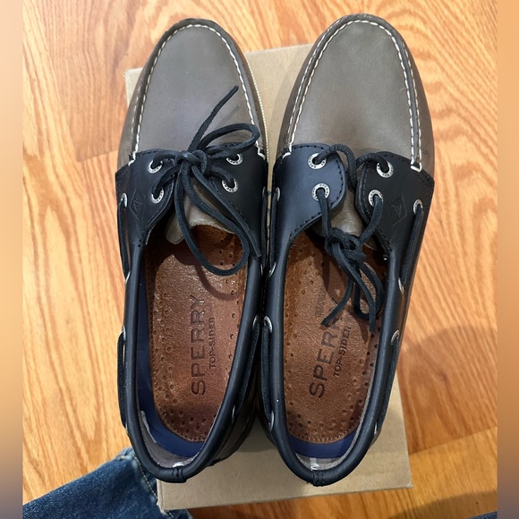 NEW WITH BOX Sperry Topsider Boat Shoe - Mens size 8.5 - Picture 1 of 6